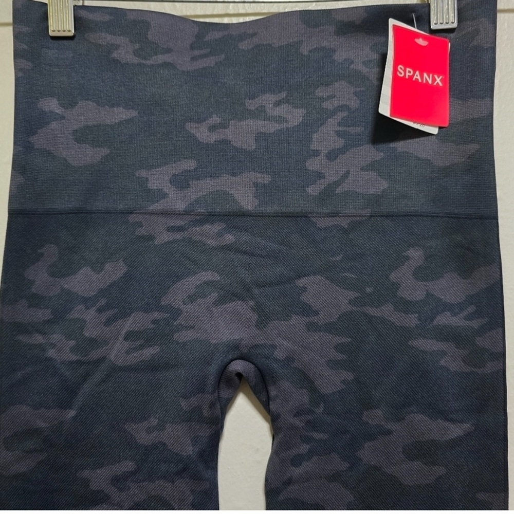 SPANX Gray Camo Leggings